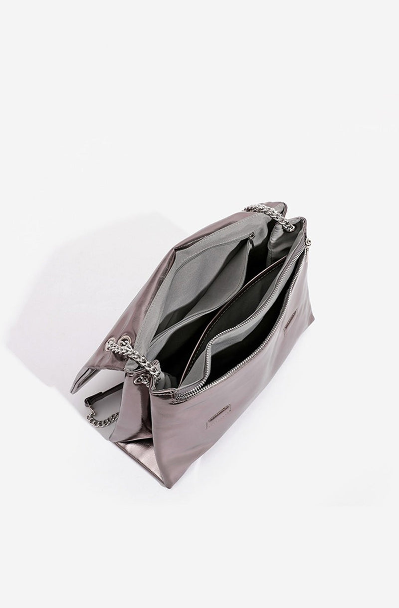 Gracefully Styled Bag for Any Occasion