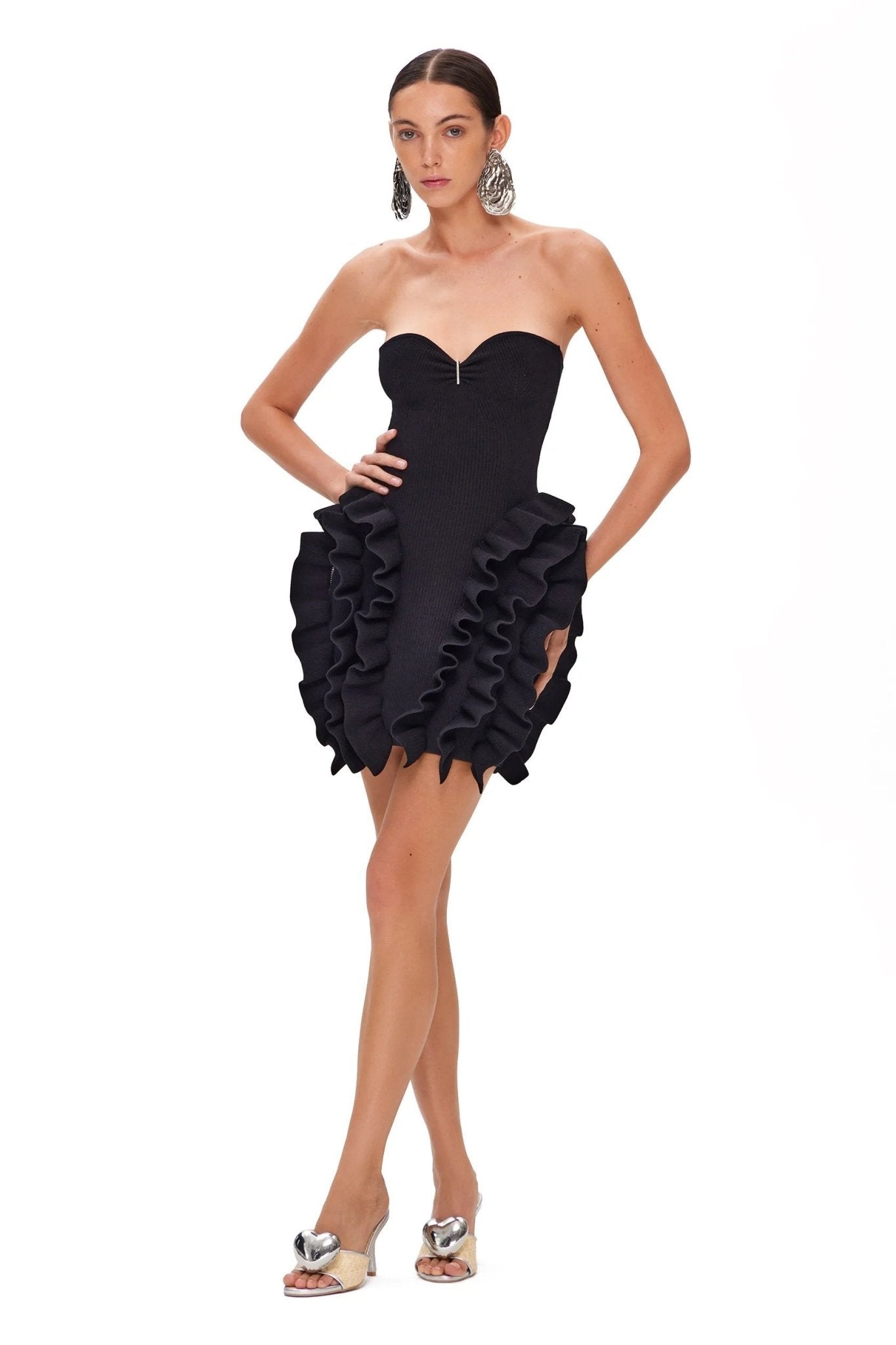 Effortlessly Elegant Dress with a Timeless Design