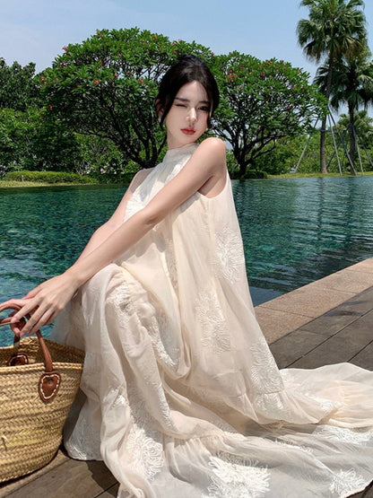 Effortlessly Elegant Dress with a Timeless Design