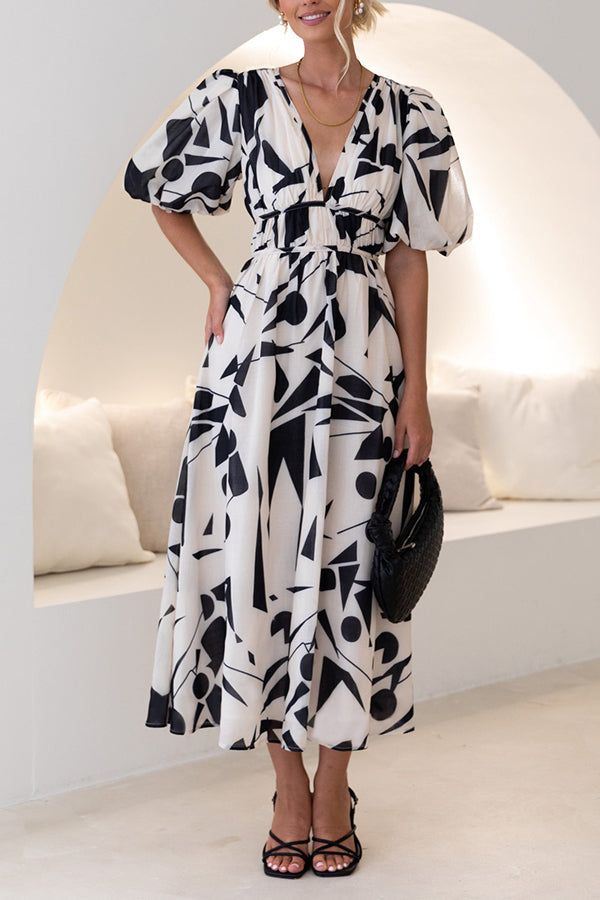 Well Tailored Dress with a Graceful Silhouette