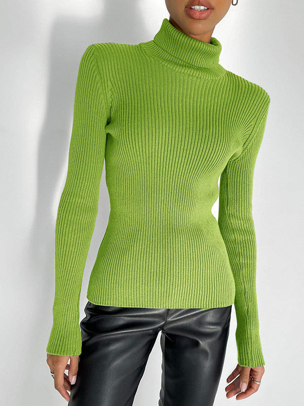 Well Tailored Sweater with a Graceful Silhouette
