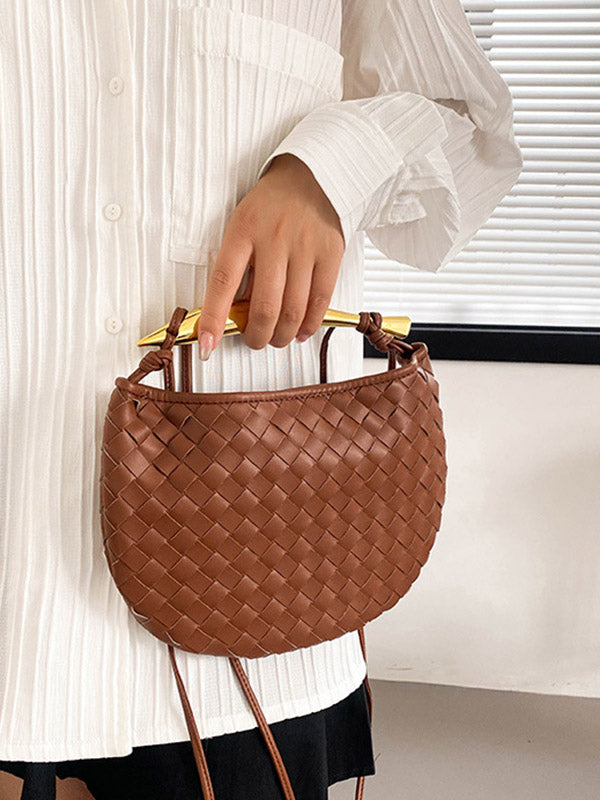 Well Tailored Bag with a Graceful Silhouette