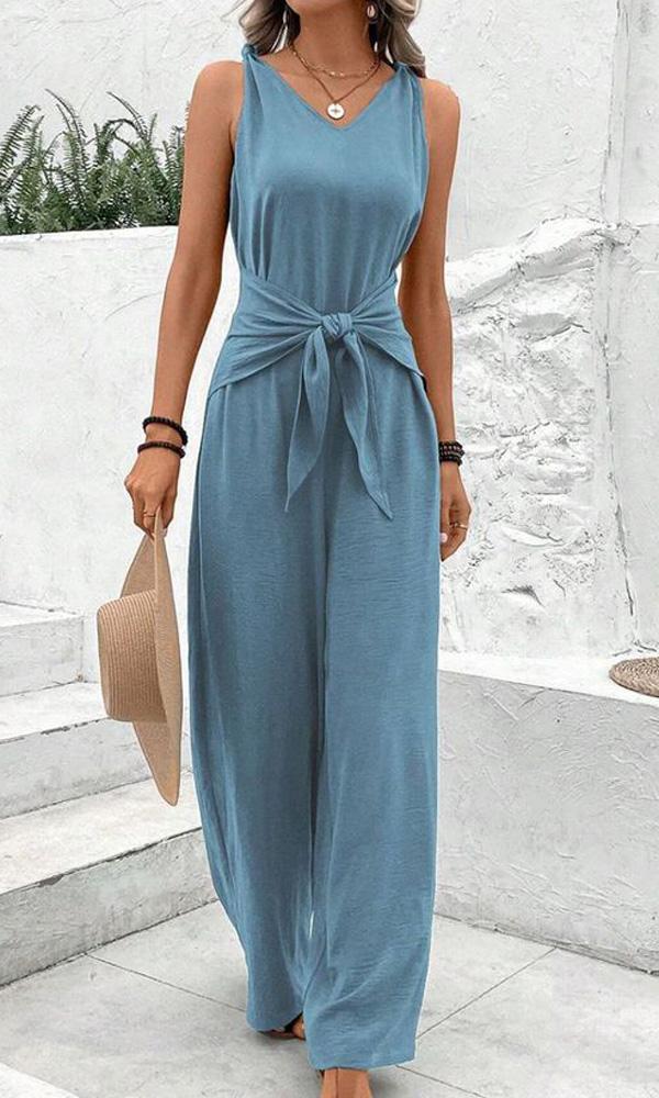 Effortlessly Elegant Garment with a Timeless Design