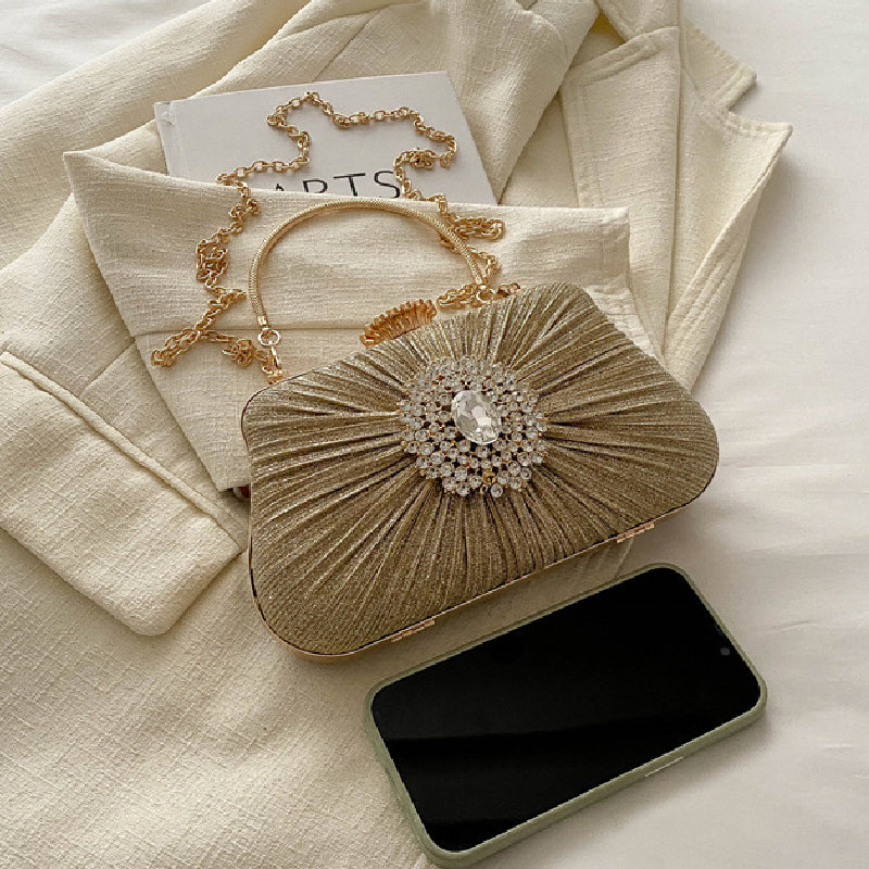Classic Vintage Bag with a Flattering Fit