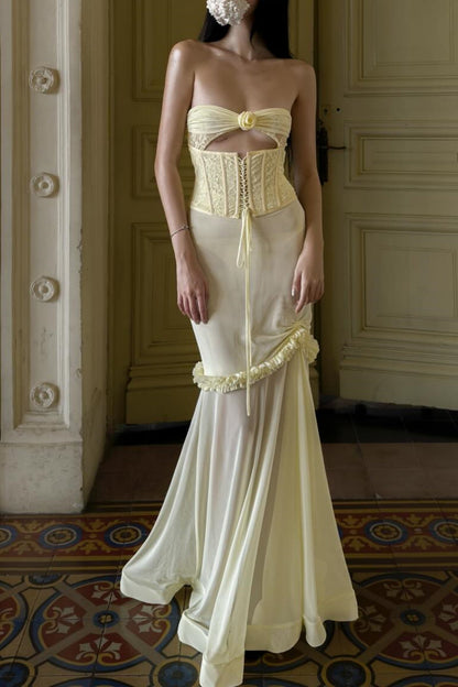 Effortlessly Elegant Dress with a Timeless Design