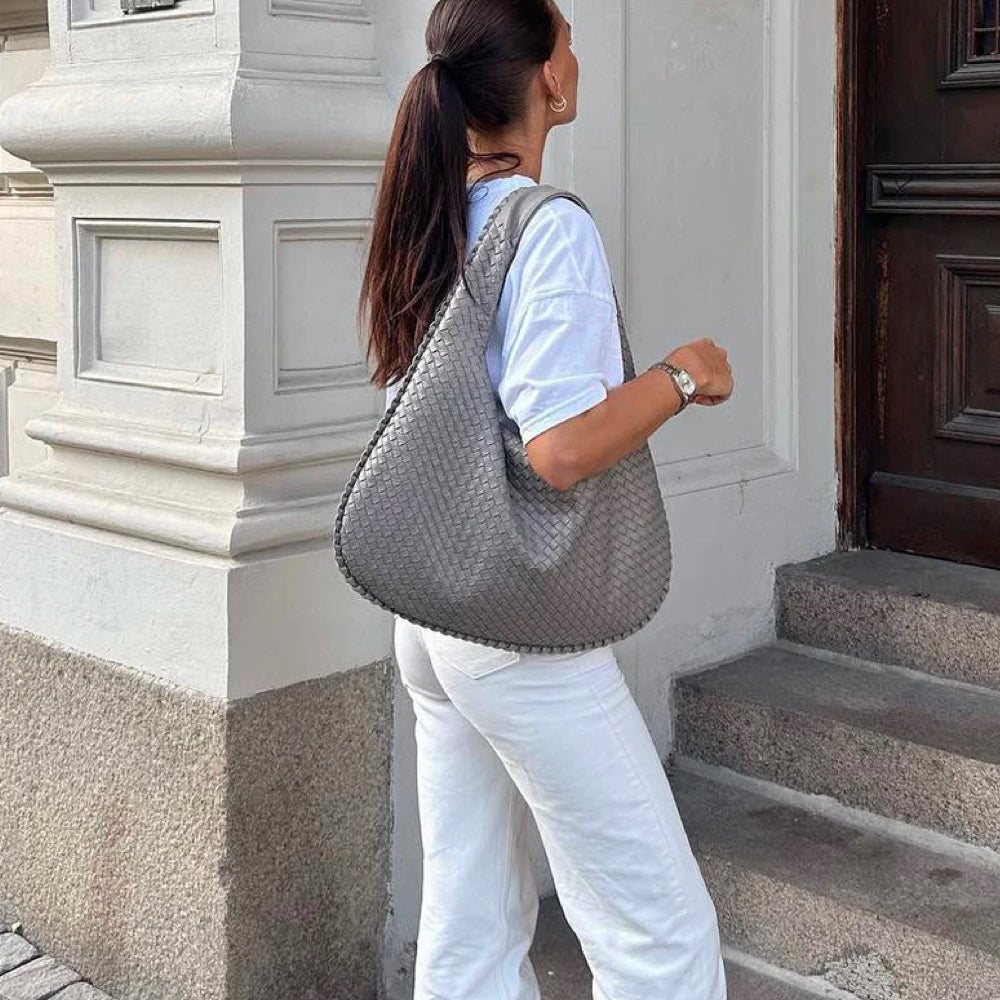Classic Vintage Bag with a Flattering Fit