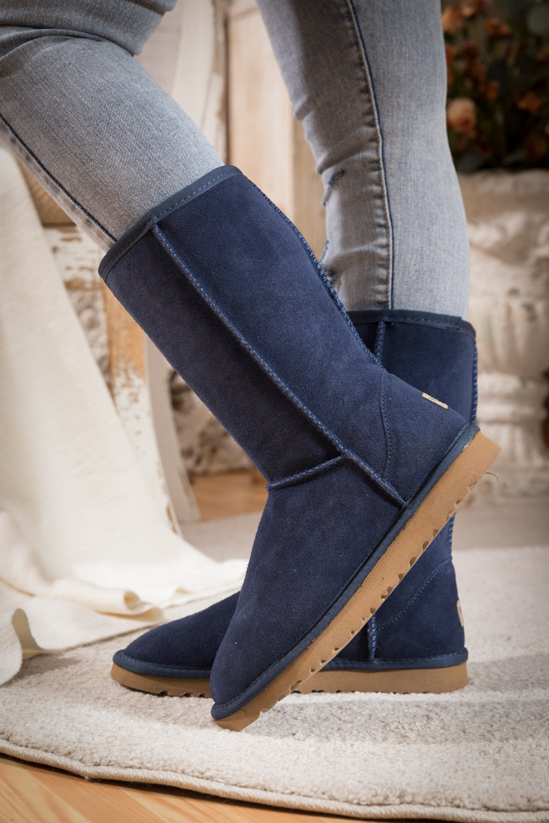 Well Tailored Boots with a Graceful Silhouette