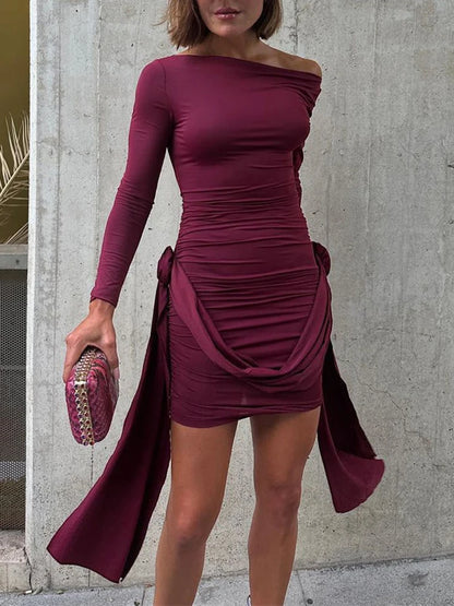 Beautifully Finished Dress in a Timeless Design