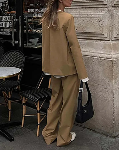 Sophisticated Trousers with a Clean Classic Look