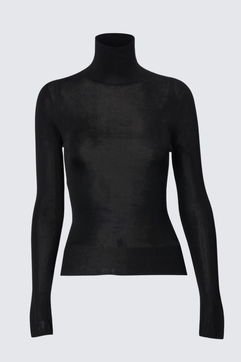 Well Tailored Pants with a Graceful Silhouette