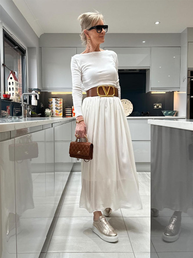 Well Tailored Dress with a Graceful Silhouette