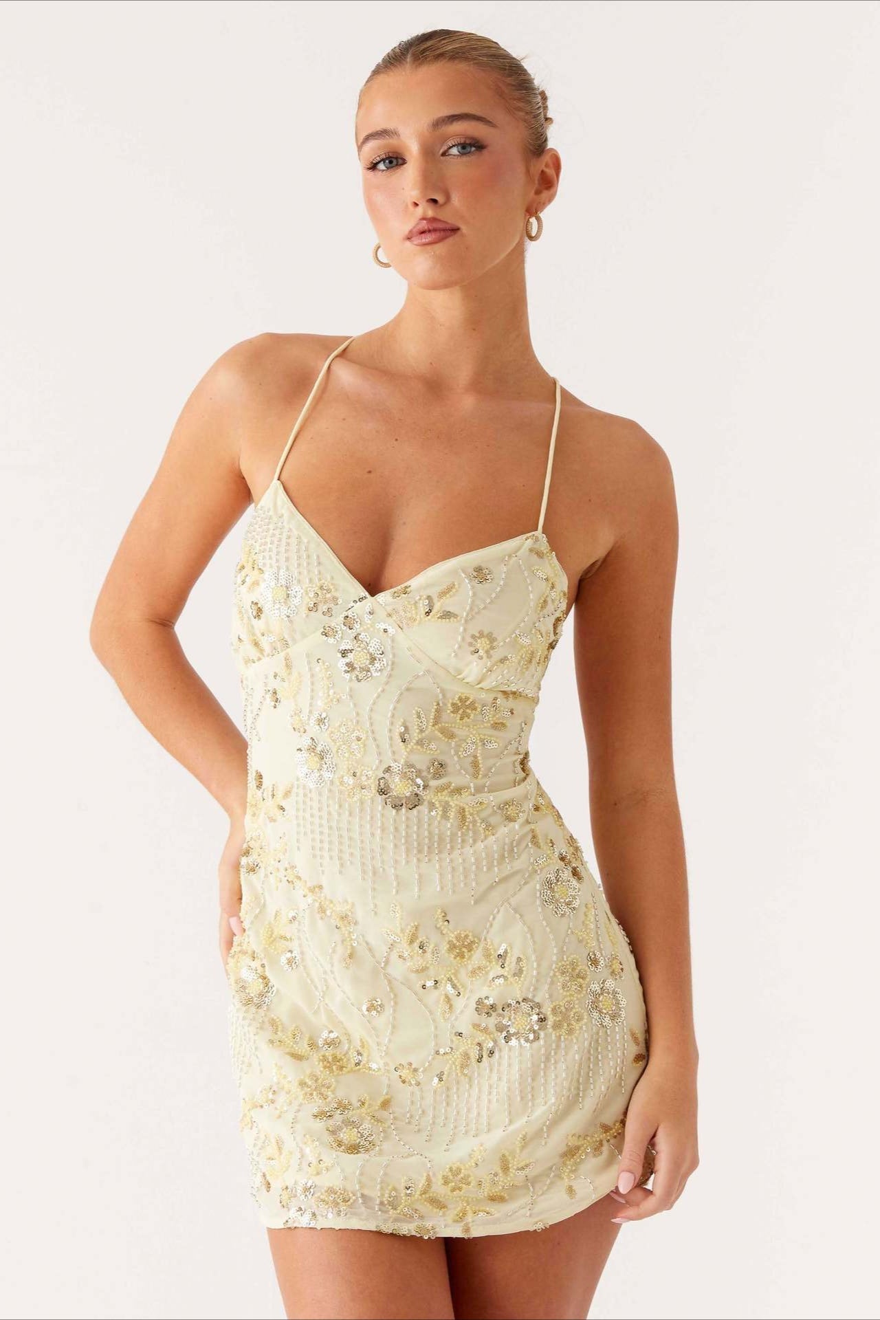 Effortlessly Elegant Dress with a Timeless Design
