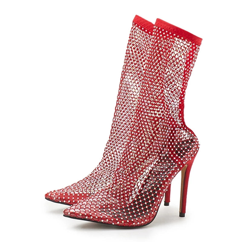 Well Tailored Boots with a Graceful Silhouette