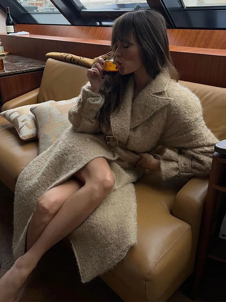 Classic Vintage & Enduringly Stylish Coat