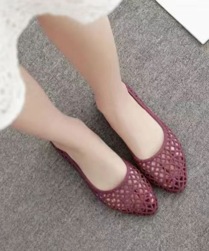 Well Tailored Sandals with a Graceful Silhouette