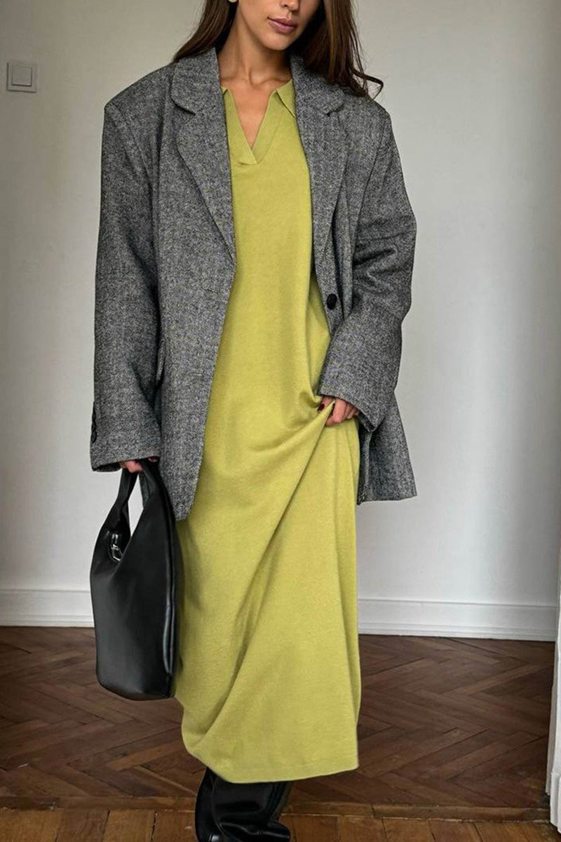 Beautifully Finished Dress in a Timeless Design