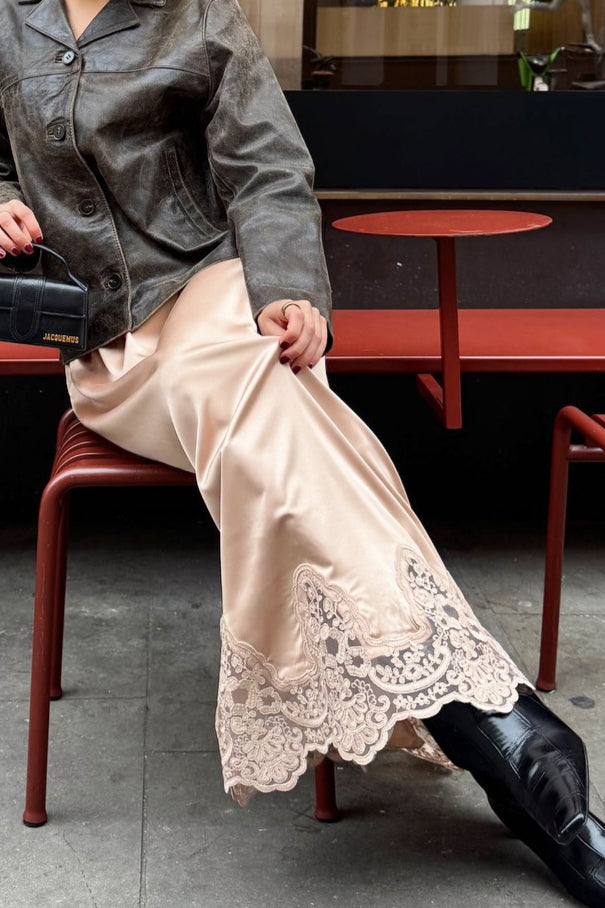 Gracefully Styled Garment for Any Occasion