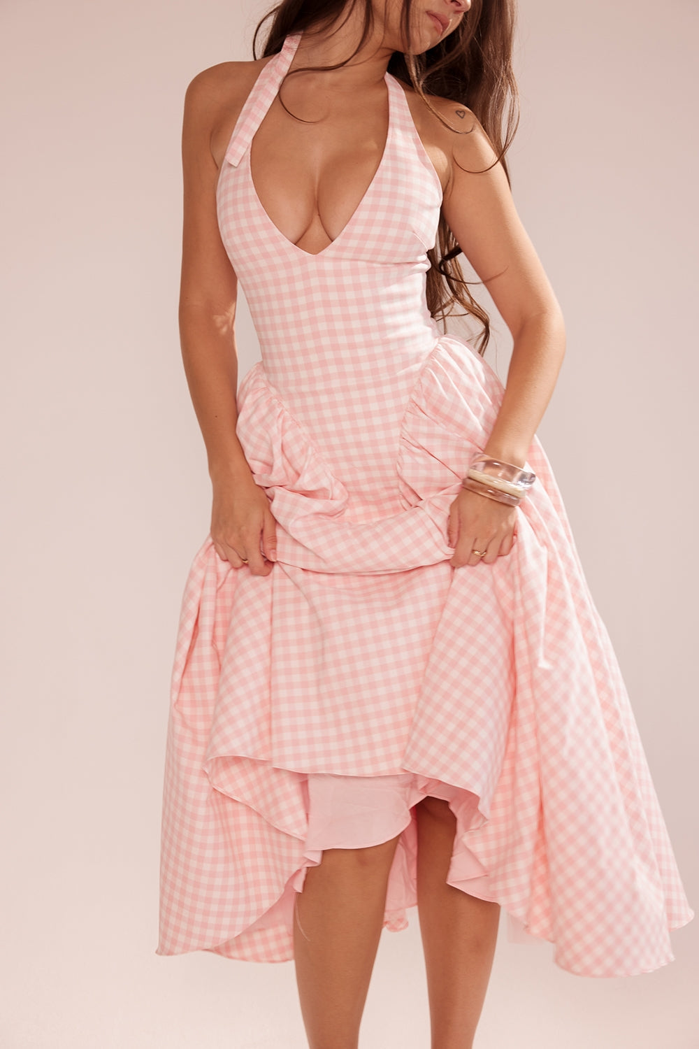 Well Tailored Dress with a Graceful Silhouette