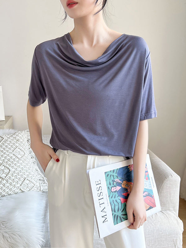 Effortlessly Elegant T-Shirt with a Timeless Design
