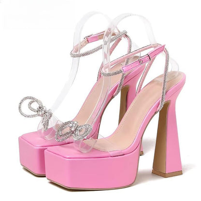Well Tailored Sandals with a Graceful Silhouette