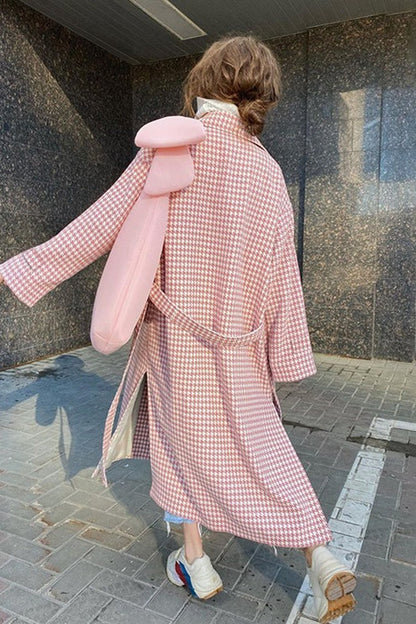 Well Tailored Coat with a Graceful Silhouette