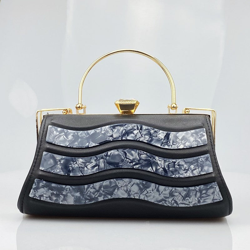 Beautifully Finished Bag in a Timeless Design