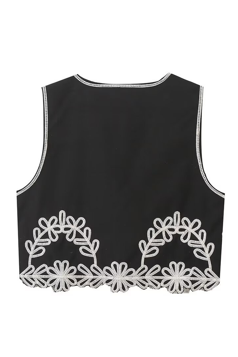 Effortlessly Elegant Garment with a Timeless Design