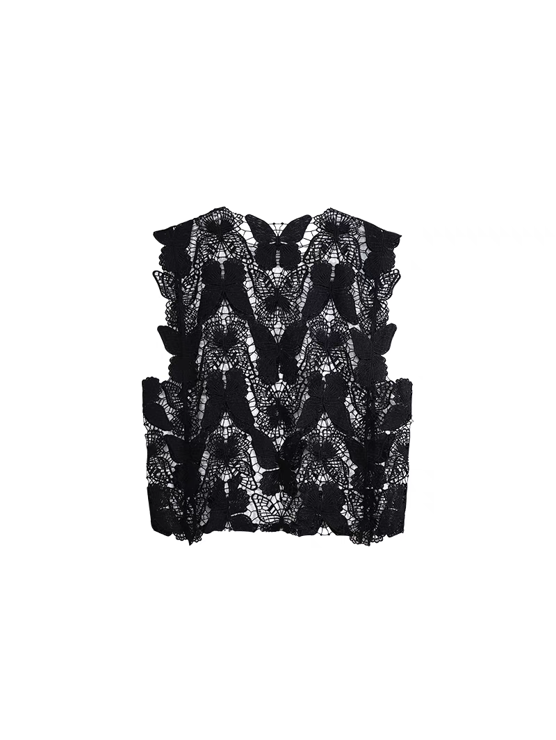 Beautifully Crafted Top in a Classic Style