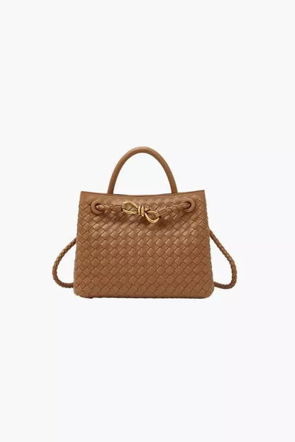 Gracefully Styled Bag for Any Occasion
