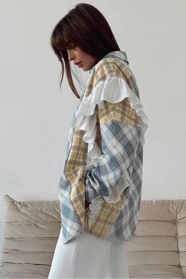 Classic Vintage Shirt with a Flattering Fit