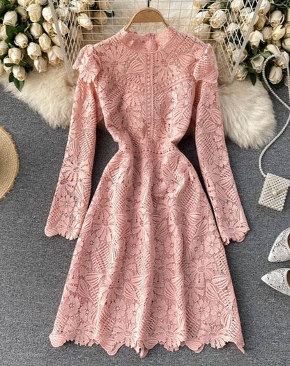 Well Tailored Dress with a Graceful Silhouette