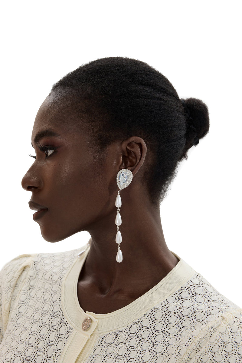 Well Tailored Garment with a Graceful Silhouette