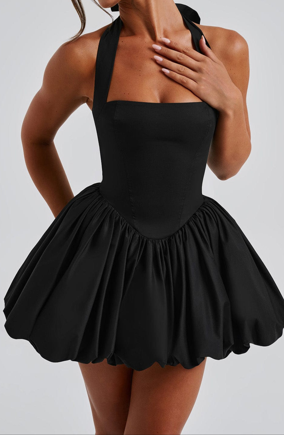 Effortlessly Elegant Dress with a Timeless Design
