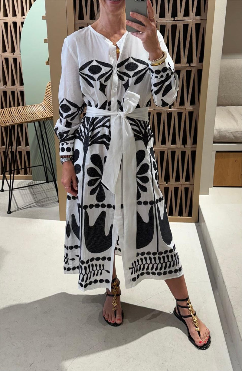 Polished Dress with an Effortless Classic Look