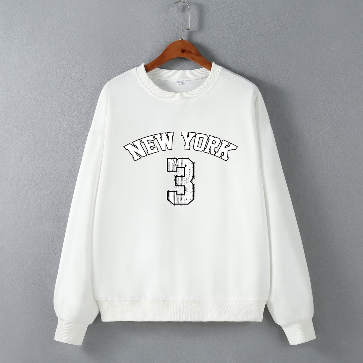 Well Tailored Sweater with a Graceful Silhouette