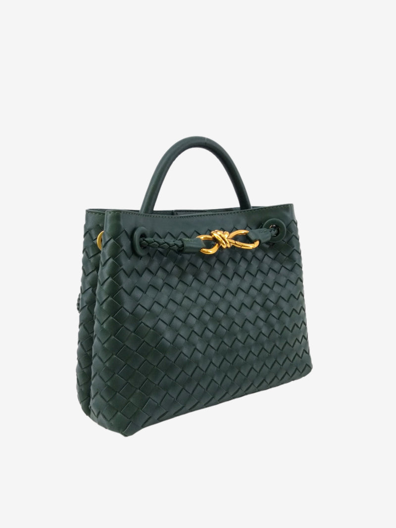 Beautifully Finished Bag in a Timeless Design