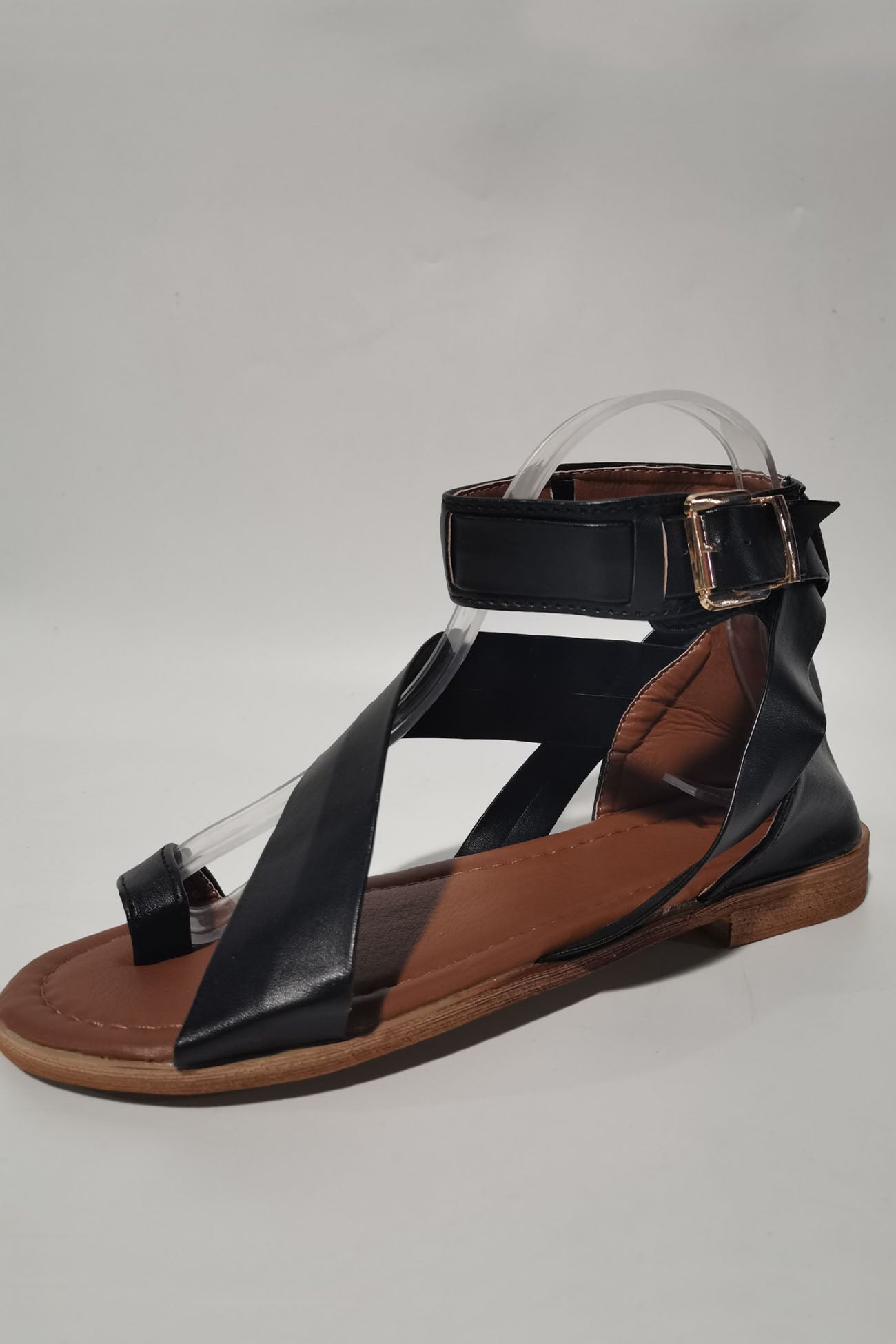 Classic Vintage Sandals with a Flattering Fit