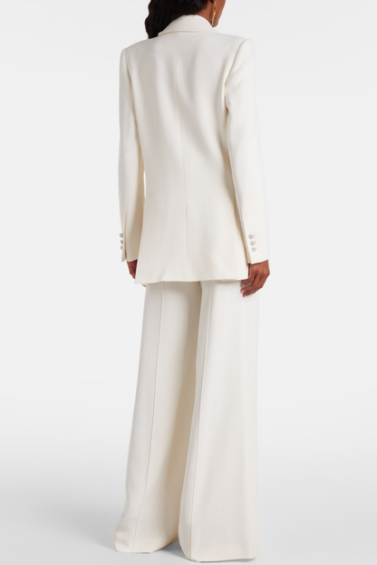 Well Tailored Pants with a Graceful Silhouette
