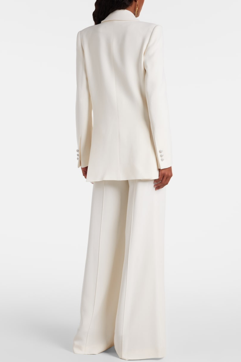 Well Tailored Pants with a Graceful Silhouette