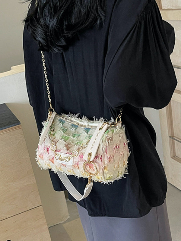 Well Tailored Bag with a Graceful Silhouette