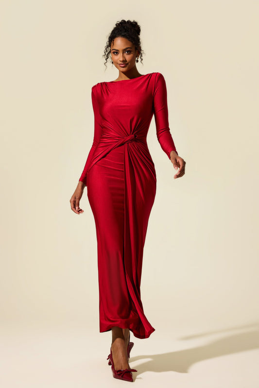 Beautifully Finished Dress in a Timeless Design