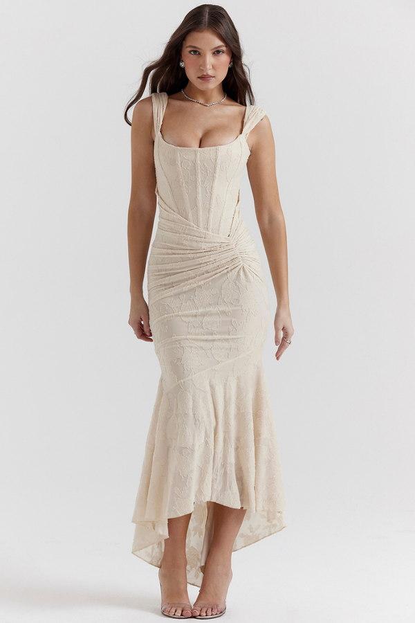 Effortlessly Elegant Dress with a Timeless Design