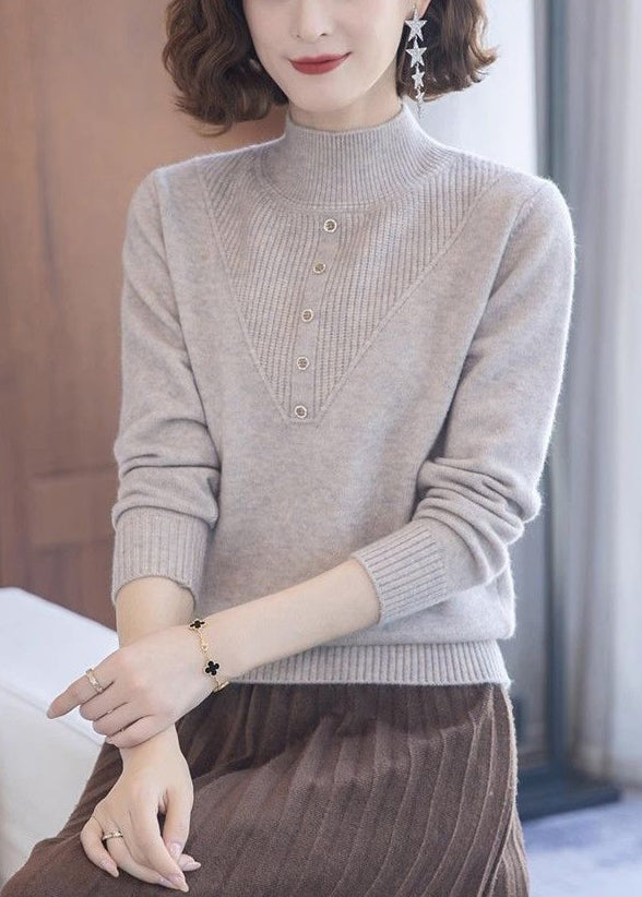 Effortlessly Elegant Top with a Timeless Design