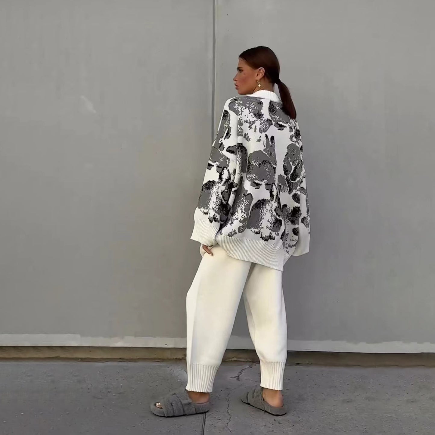 Classic Vintage Sweater with a Flattering Fit