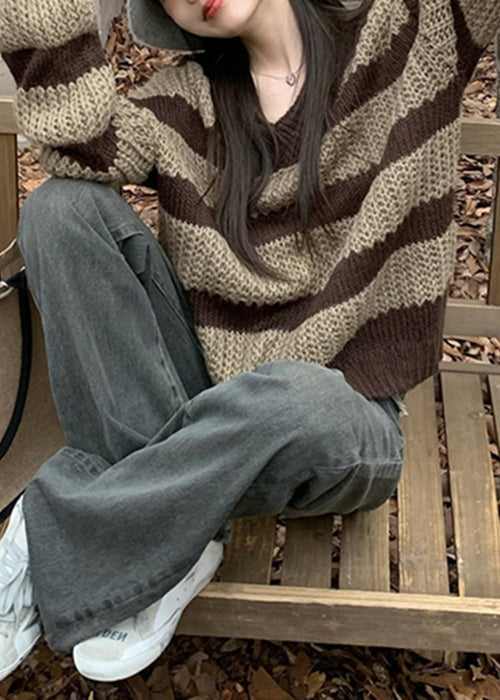 Classic Vintage Sweater with a Flattering Fit