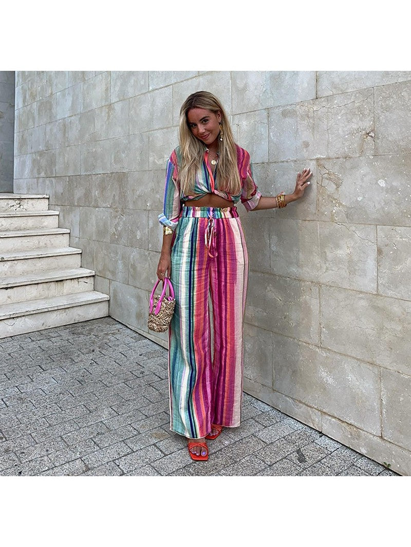 Effortlessly Elegant Pants with a Timeless Design