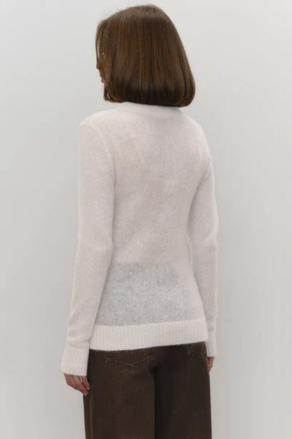Beautifully Finished Top in a Timeless Design