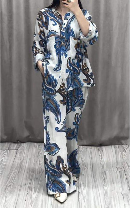 Effortlessly Elegant Garment with a Timeless Design