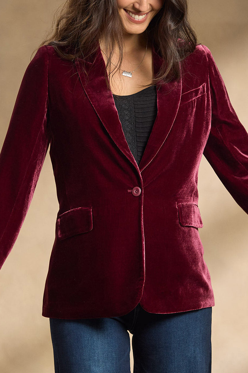 Well Tailored Garment with a Graceful Silhouette