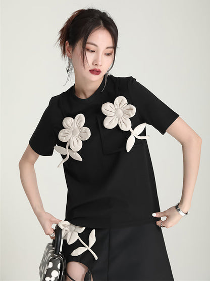 Well Tailored T-Shirt with a Graceful Silhouette